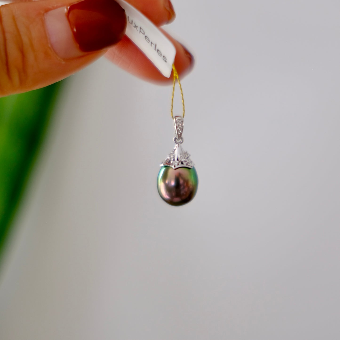 Tahitian Pearl 18K Diamond Pendant, 9.7*12.4mm, 0.048ct