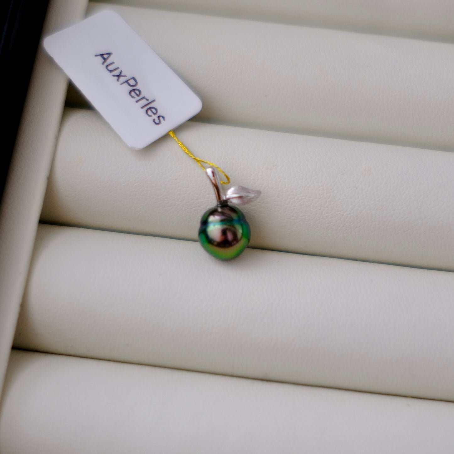 Tahitian Pearl 18K Pendant, 8.2*8.6mm