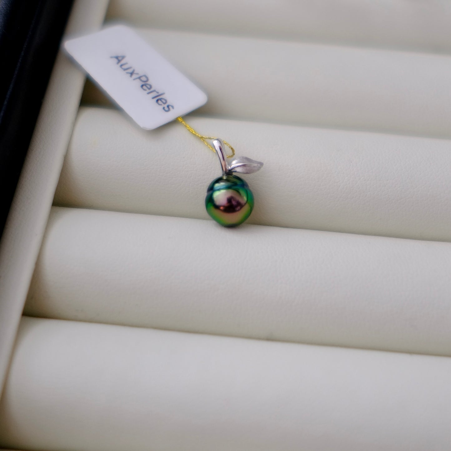 Tahitian Pearl 18K Pendant, 8.2*8.6mm