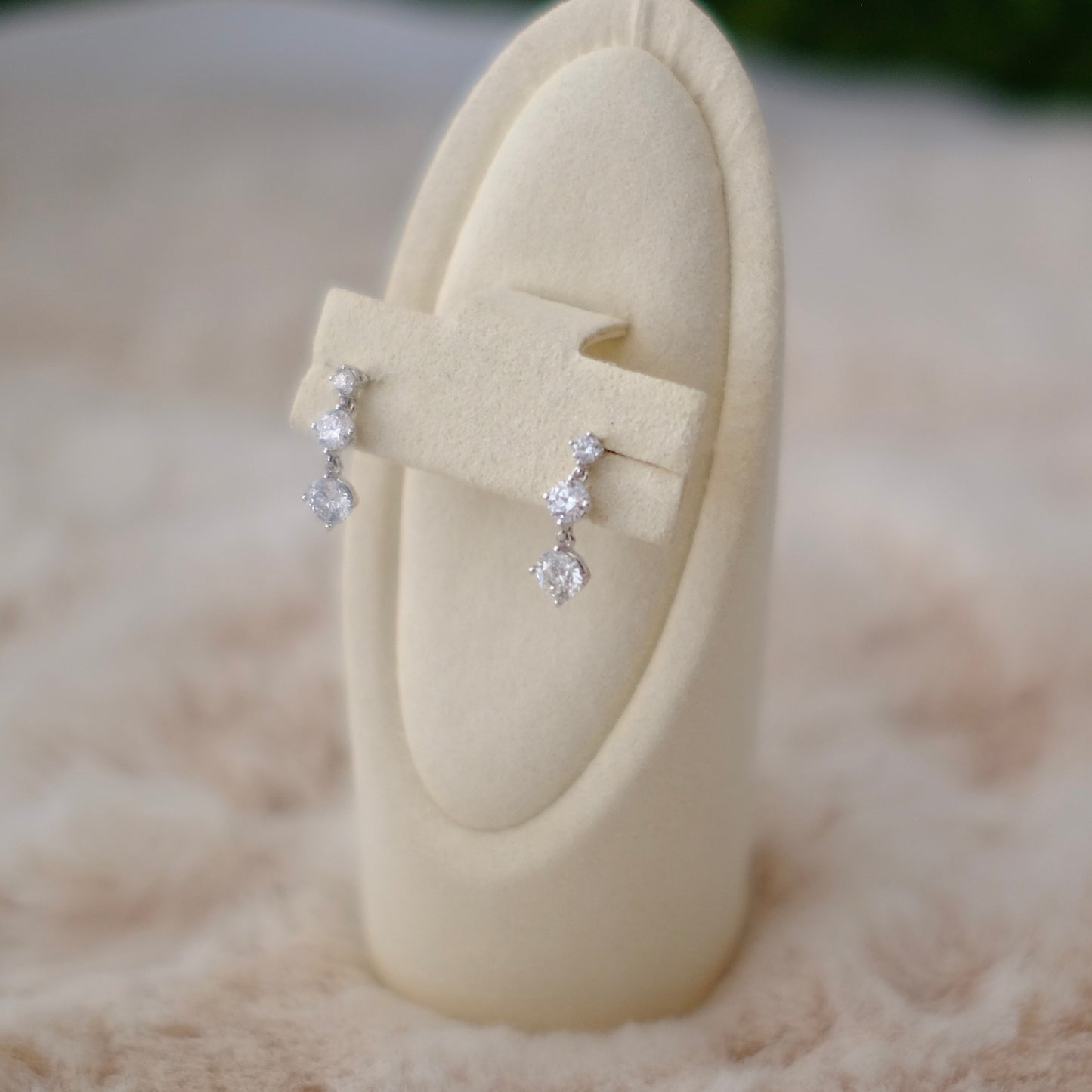 Lab Diamond Earrings, Au750, Diamond 1 Carat