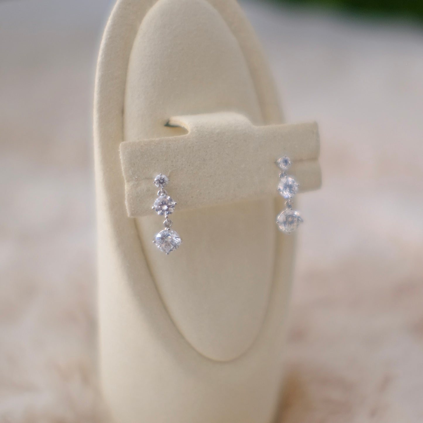 Lab Diamond Earrings, Au750, Diamond 1 Carat