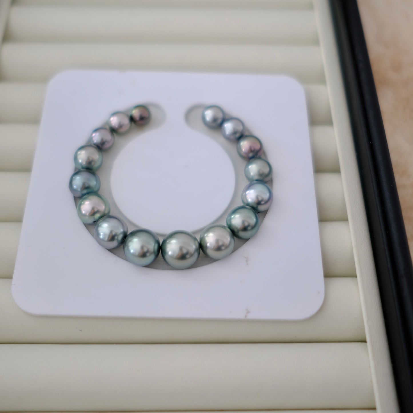 Tahitian Pearl Bracelet, Round/Near Round, Platinum Grey, 8.1-12.5mm