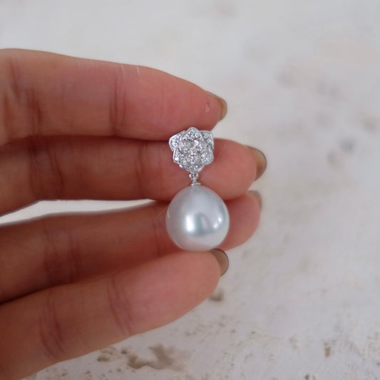 Z029 Classic Bails, AU750, Diamond 0.115ct