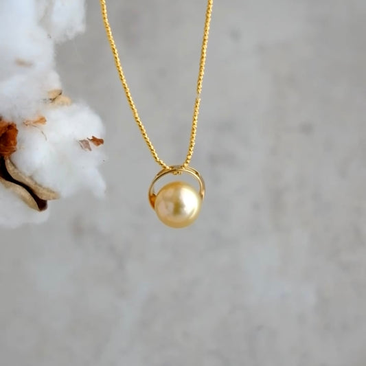 Golden South Sea Pearl, 18K Pendant, 13.2mm