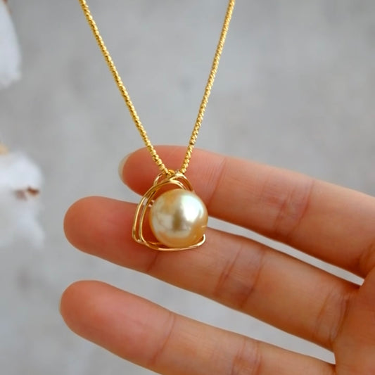 Golden South Sea Pearl, 18K Pendant, 13.2mm