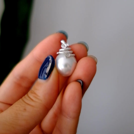 White South Sea Pearl Pendant, DT 14.3*16.7mm, AU750 Diamond 0.088ct, PASPALEY